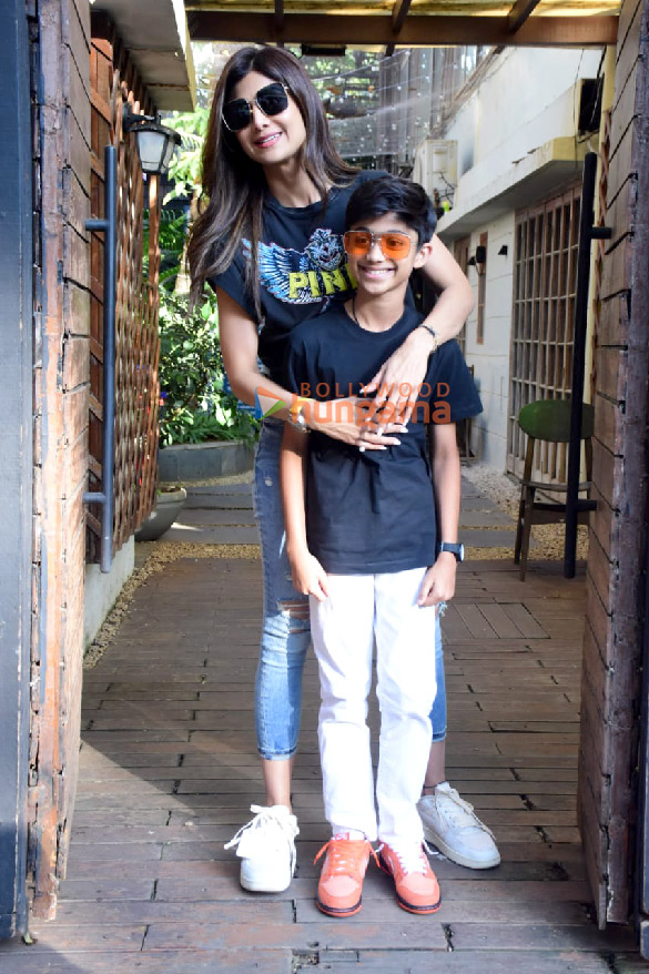 photos shilpa shetty snapped with son at bandra 3