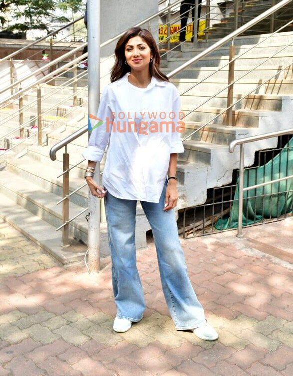 Photos: Shilpa Shetty spotted at a school event in Mumbai Photos: Shilpa Shetty spotted at a school event in Mumbai