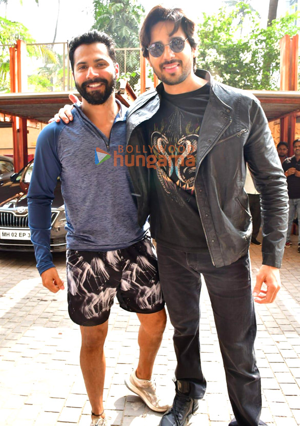 photos sidharth malhotra and varun dhawan snapped in juhu 2