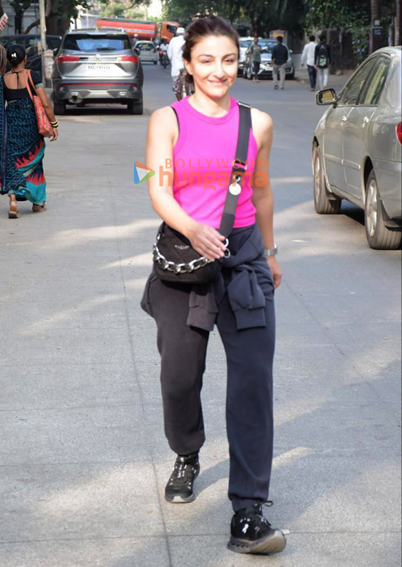 photos soha ali khan snapped in khar 2