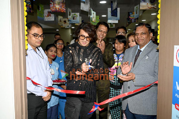 photos sonu nigam snapped at criticare asia event 1