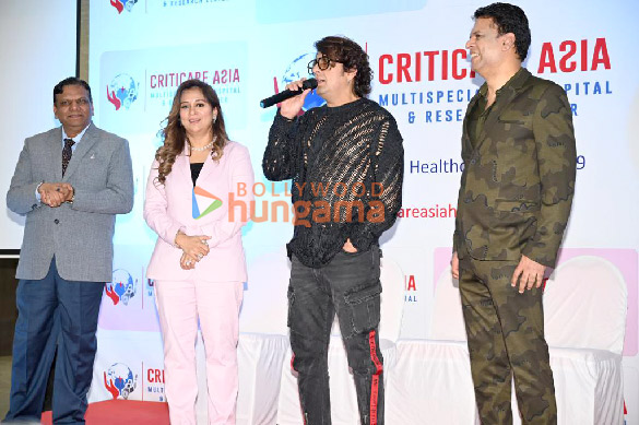photos sonu nigam snapped at criticare asia event 3