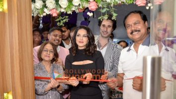 Photos: Sunny Leone snapped at the launch of Naturals’ Beauty Academy Borivali outlet