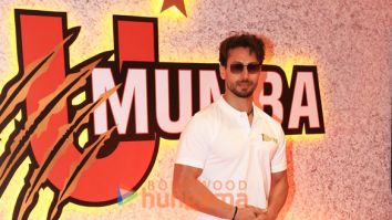 Photos: Tiger Shroff snapped attending the Pro Kabaddi League at NSCI Dome