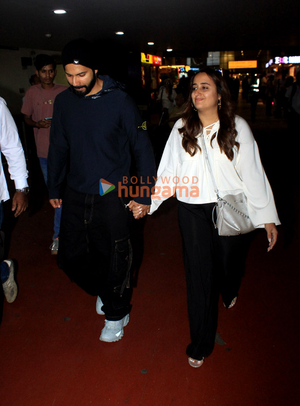 photos varun dhawan and natasha dalal snapped at the airport 4