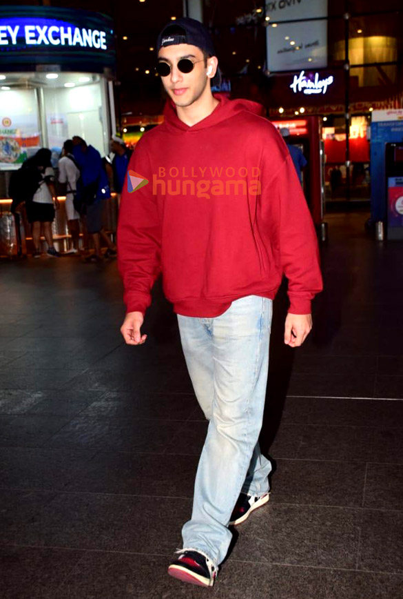 photos vedang raina snapped at the airport 3