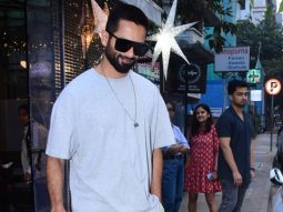 Shahid Kapoor poses for a selfie with fan as he gets clicked in the city