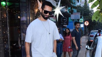 Shahid Kapoor poses for a selfie with fan as he gets clicked in the city