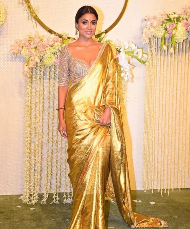 Shriya Saran is all things golden in a gorgeous silk saree : Bollywood News  - Bollywood Hungama