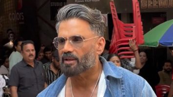 Suniel Shetty poses with Bharti Singh at Dance Deewane sets