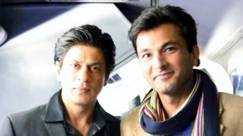 Vikas Khanna shares a throwback pic with Shah Rukh Khan; says, “Forever a fanboy”