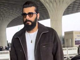 Arjun Kapoor gets clicked at the airport by paps