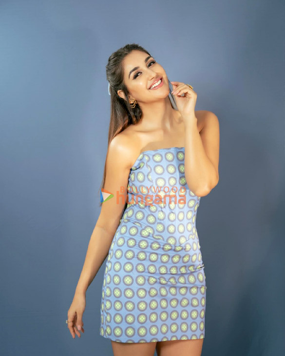 nikita dutta 3 72