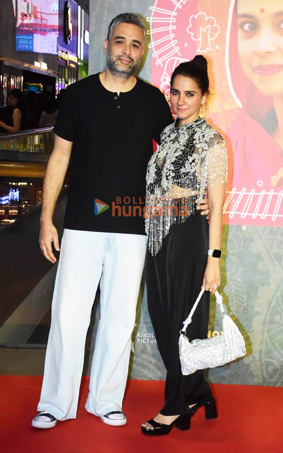 photos aamir khan ravi kishan and others grace the premiere of laapataa ladies 6680 2