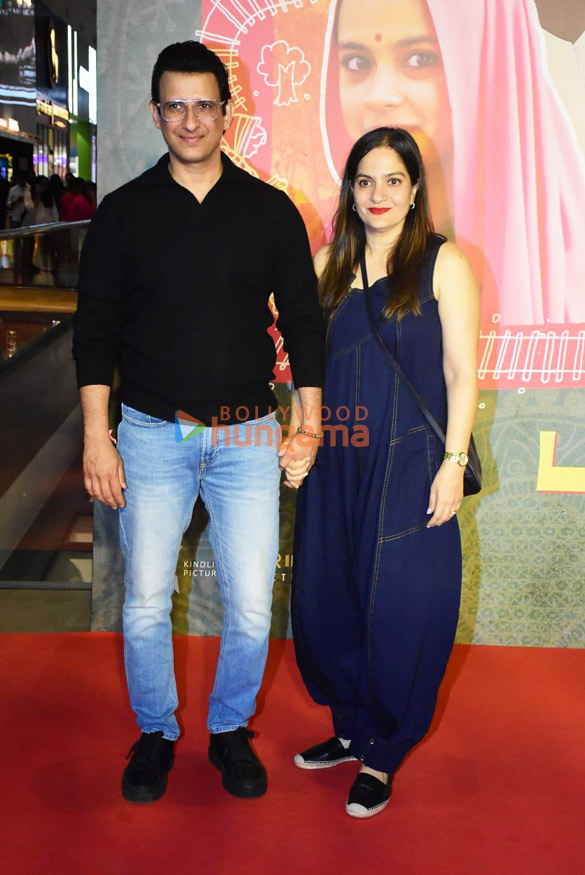 photos aamir khan ravi kishan and others grace the premiere of laapataa ladies 7799 11