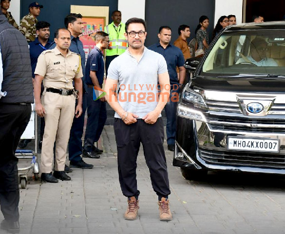 Photos: Aamir Khan snapped at Kalina airport Photos: Aamir Khan snapped at Kalina airport