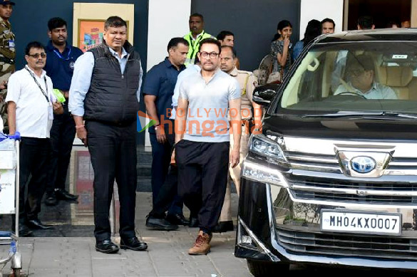 photos aamir khan snapped at kalina airport 4 3