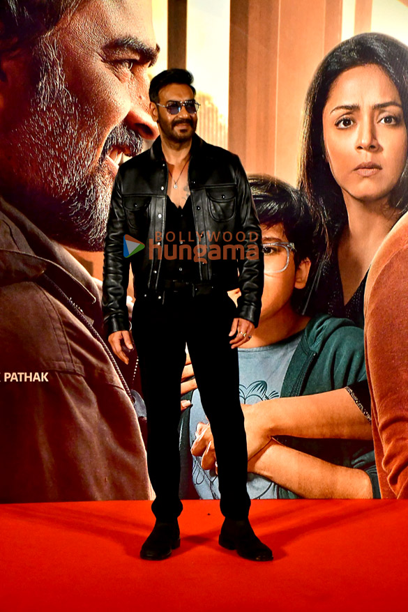 photos ajay devgn r madhavan jyotika and others snapped at shaitaan trailer launch in mumbai 11