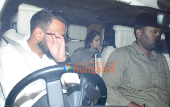 photos ananya panday and janhvi kapoor snapped in bandra 2