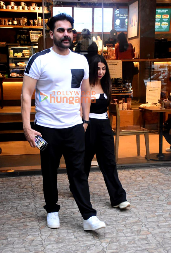 photos arbaaz khan and sshura khan snapped in bandra 3