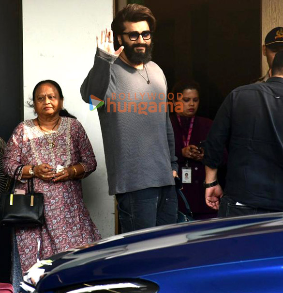 photos arjun kapoor snapped at kalina airport 2