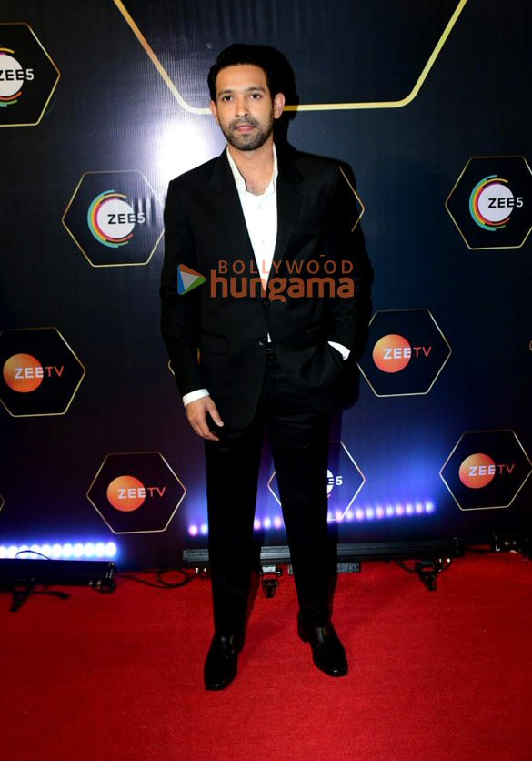 photos bobby deol and jaaved jaaferi snapped attending the dadasaheb phalke award 2024 23