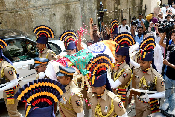 photos celebs attend the last rites of pankaj udhas in mumbai 1 4