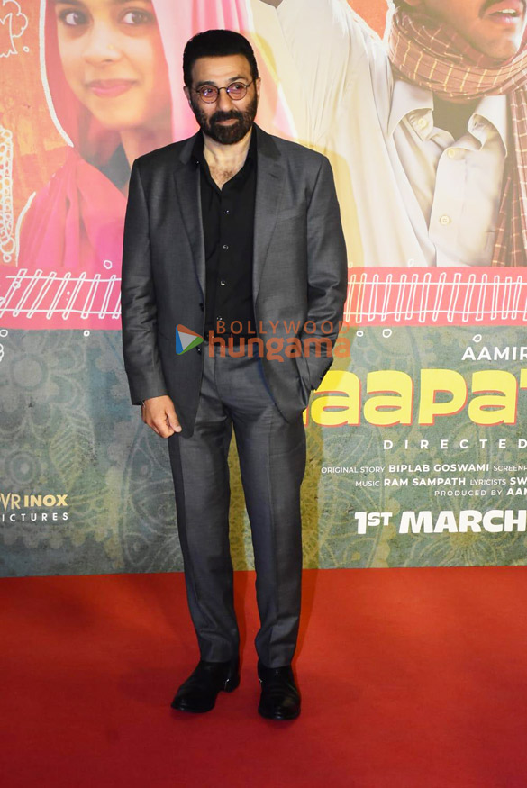 photos celebs grace the premiere of laapataa ladies 009 4