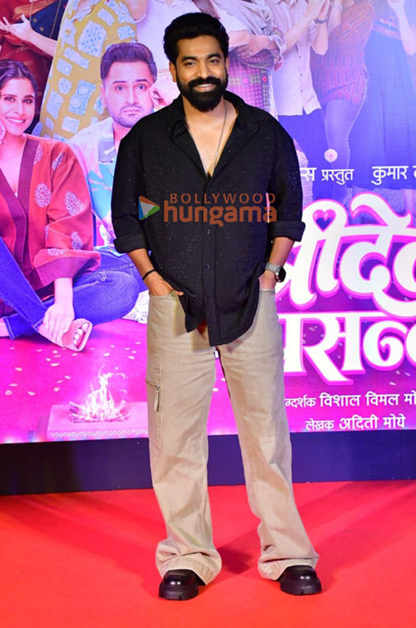 photos celebs grace the premiere of marathi film sridevi prasanna 4