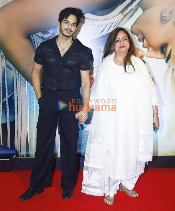 photos janhvi kapoor shahid kapoor kriti sanon and others grace the premiere of teri baaton mein aisa uljha jiya 18