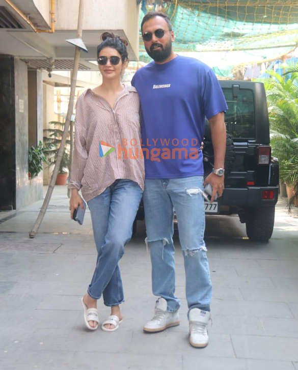 photos karishma tanna snapped with her husband in bandra 2