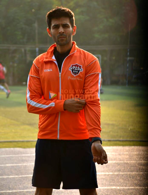 photos kartik aaryan abhishek bachchan and others snapped at all star fc football match in juhu 6
