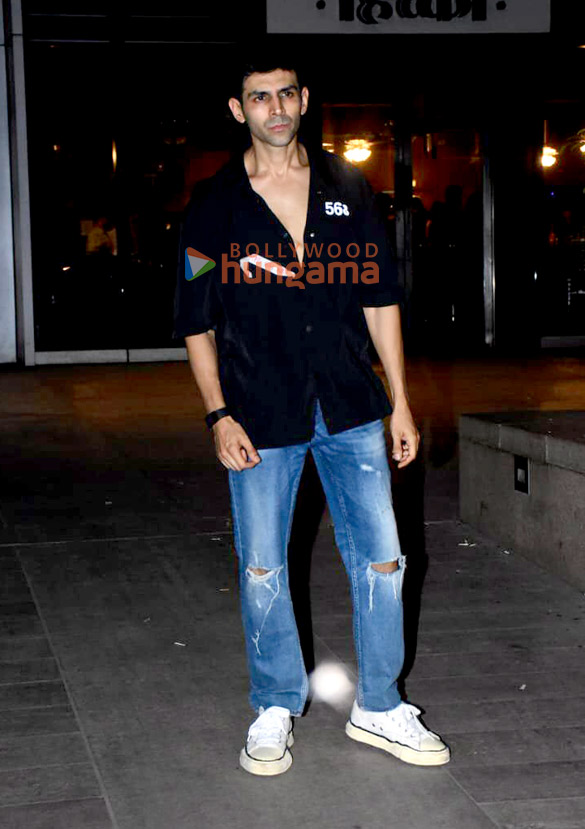 photos kartik aaryan and kabir khan snapped at bkc 2