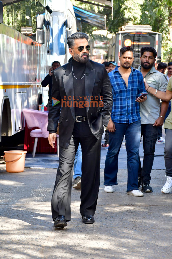 photos madhuri dixit suniel shetty and abhishek kumar snapped on the sets of dance deewane 5