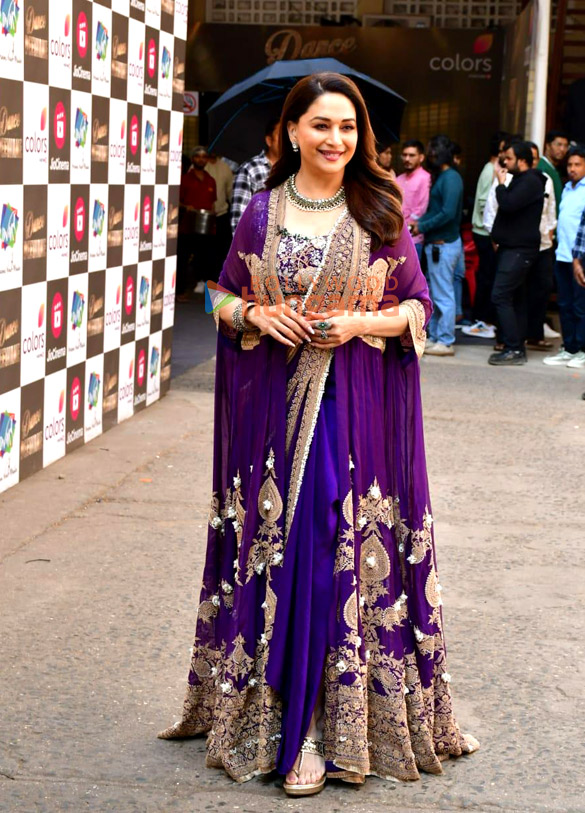 photos madhuri dixit and suniel shetty snapped on the sets of dance deewane 6 3