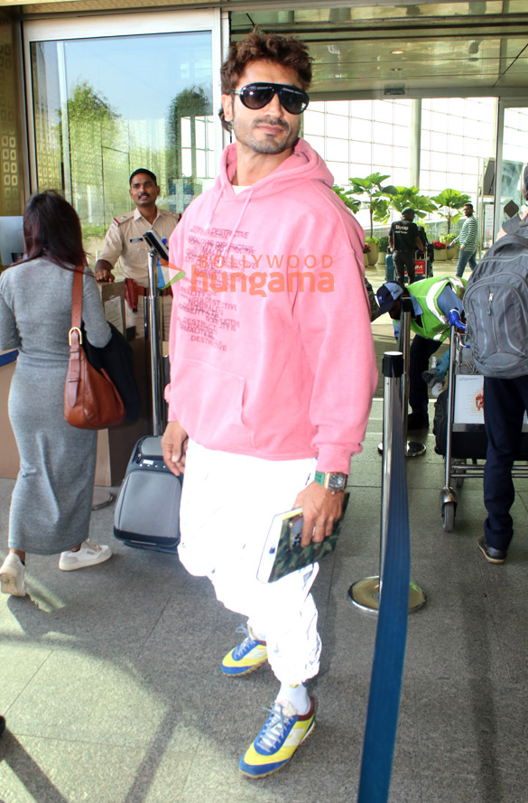 photos mahima choudhary vidyut jammwal and armaan malik snapped at the airport 2