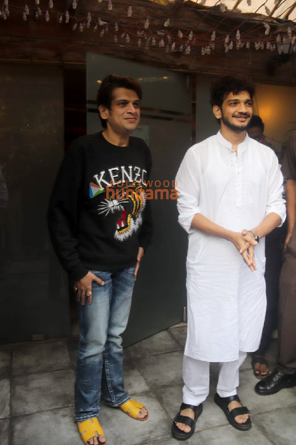 photos munawar faruqui and rrahul narain kanal spotted outside cafe in bandra 5