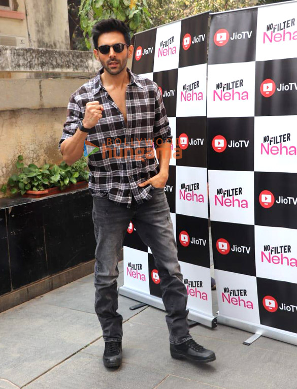 photos neha dhupia and kartik aaryan snapped at the recording of the new season of no filter neha season 6 2