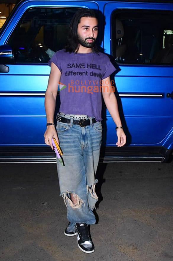 Photos: Orhan Awatramani snapped in Bandra Photos: Orhan Awatramani snapped in Bandra