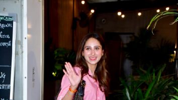 Photos: Pashmina Roshan snapped in Juhu