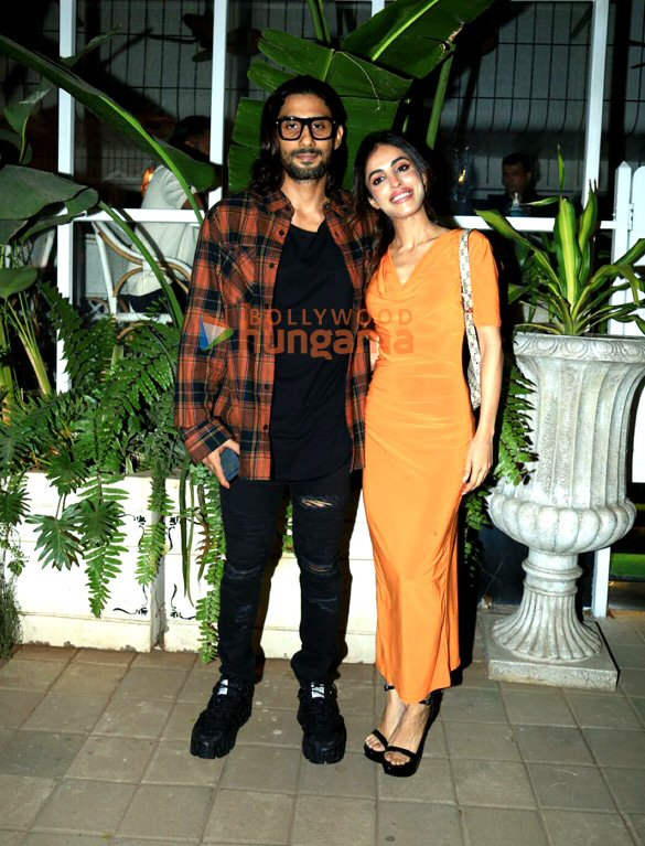 photos prateik babbar and priya banerjee snapped in bandra 5