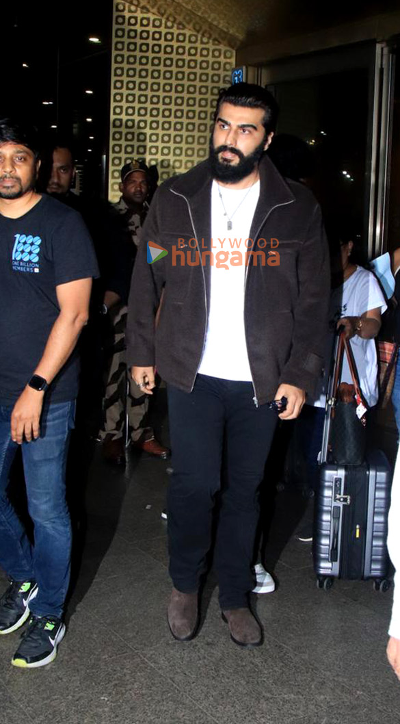 photos ranbir kapoor and arjun kapoor snapped at the airport 2