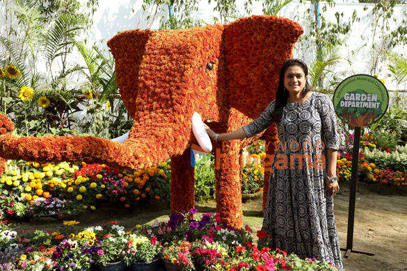 photos ranjeet pawan malhotra ekta jain dilip vengsarka and others attended the flower exhibition at jijamata udyan mumbai 3