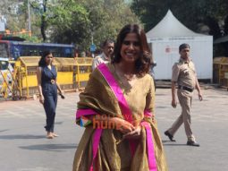 Photos: Saie Tamhankar visits Siddhivinayak Temple