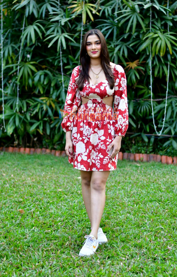 photos saiee manjrekar and guru randhawa snapped promoting kuch khattaa ho jaay 2