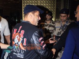 Photos: Salman Khan, Alia Bhatt, Dhvani Bhanushali and others snapped at the airport