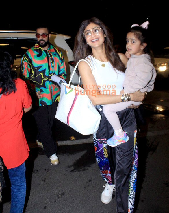 photos shilpa shetty saiee manjrekar and others snapped at the airport 3