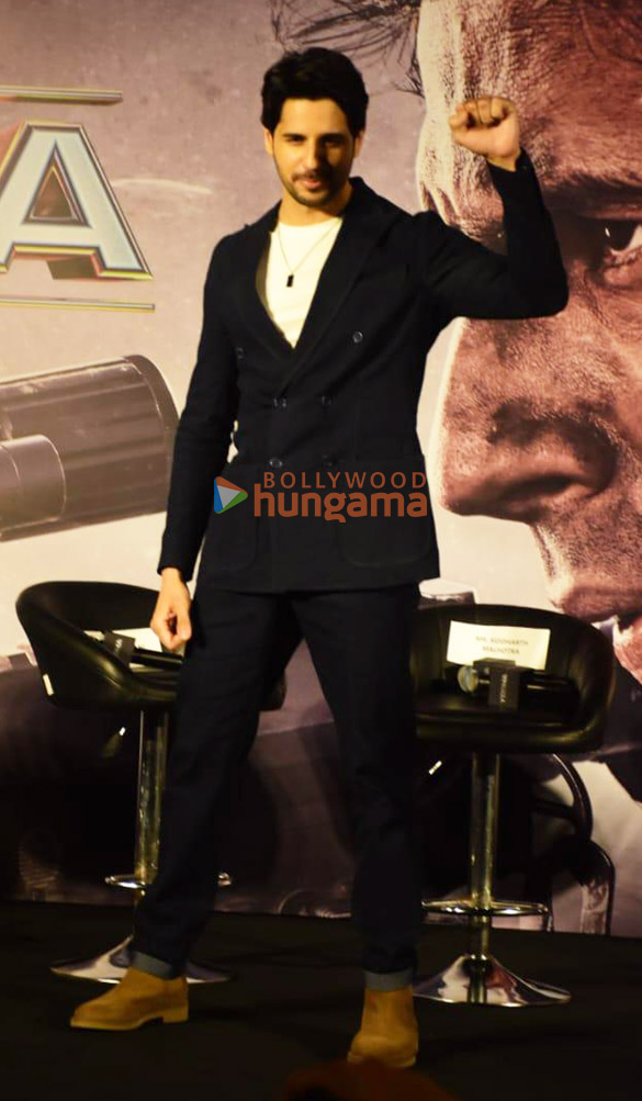 photos sidharth malhotra disha patani and others snapped at yodha trailer launch in ahmedabad 7