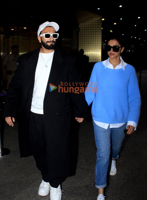 photos sidharth malhotra kiara advani sonam kapoor ahuja and others snapped at the airport 1 2