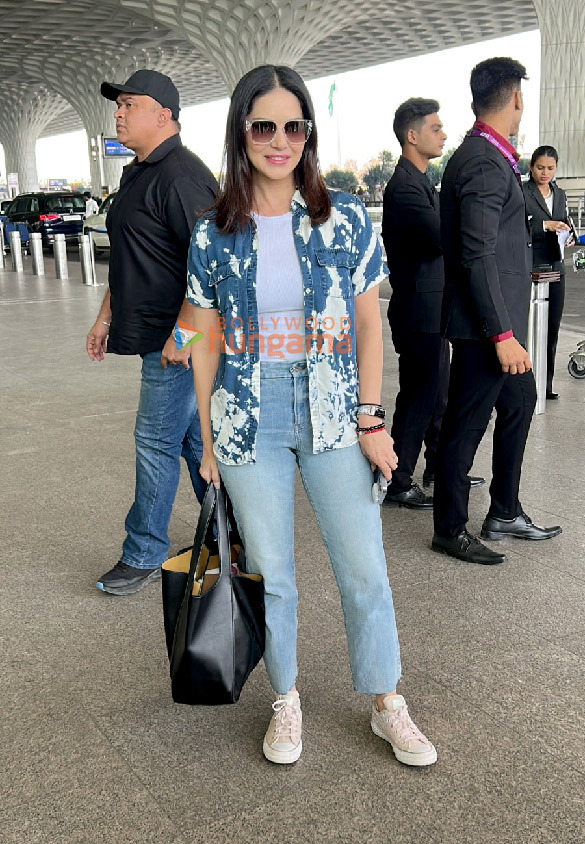 photos sidharth malhotra kiara advani sonam kapoor ahuja and others snapped at the airport 2